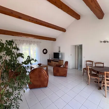 St Raphael A Pieds Apartment *