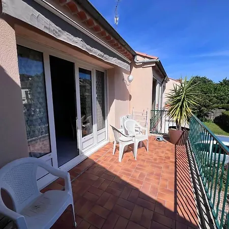 St Raphael A Pieds Apartment *